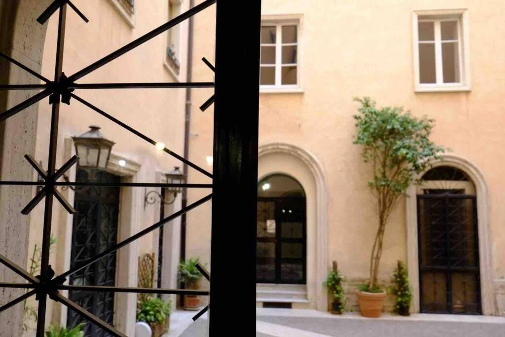Beautiful Apartment Next To Piazza Di Spagna Rome Exterior photo